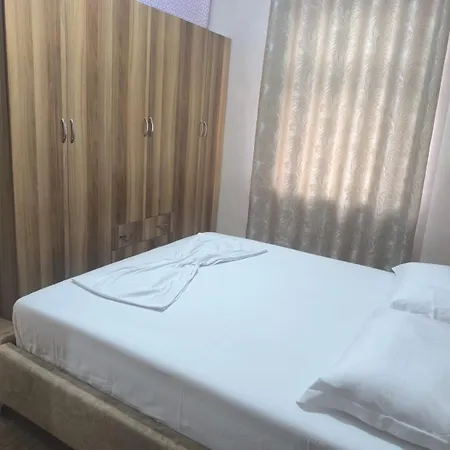Delvina Comfort Apartman *